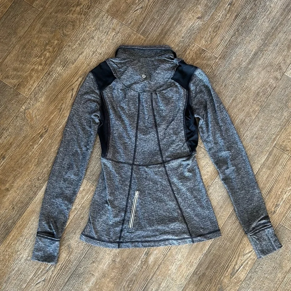 Lululemon Race Your Pace 1/2 Zip Pullover Top Long Sleeve Black /gray - Picture 4 of 4